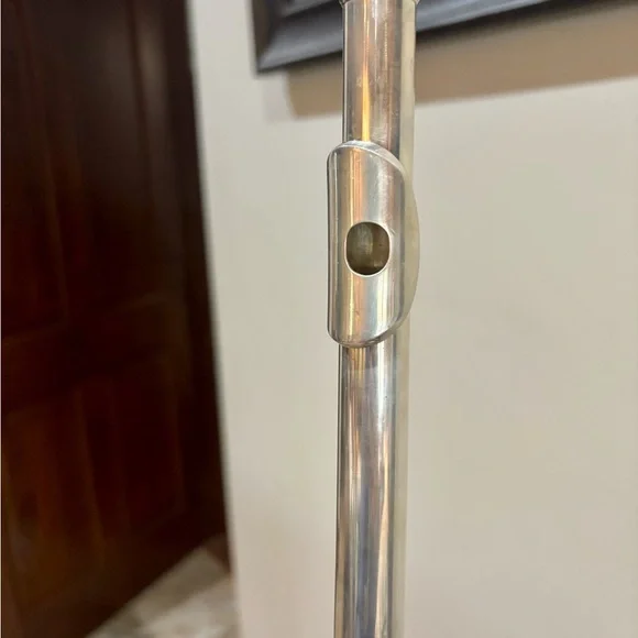 Armstrong Silver Flute with Black Case - Picture 3 of 12